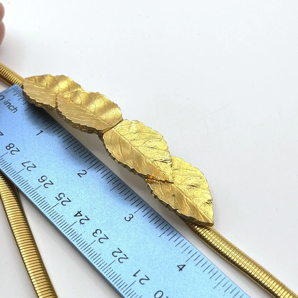 Dotty Smith Vintage Gold Tone Leaf Buckle Snake Chain Stretch Belt 25-28 Inch‎